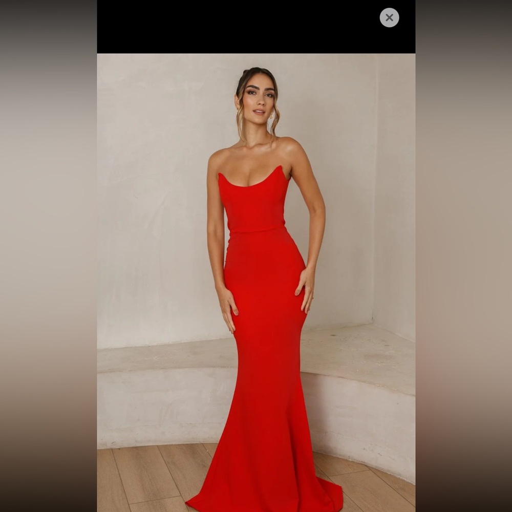 JAUS Strapless, Floor Length Gown.  Never Been Used. tags intact.